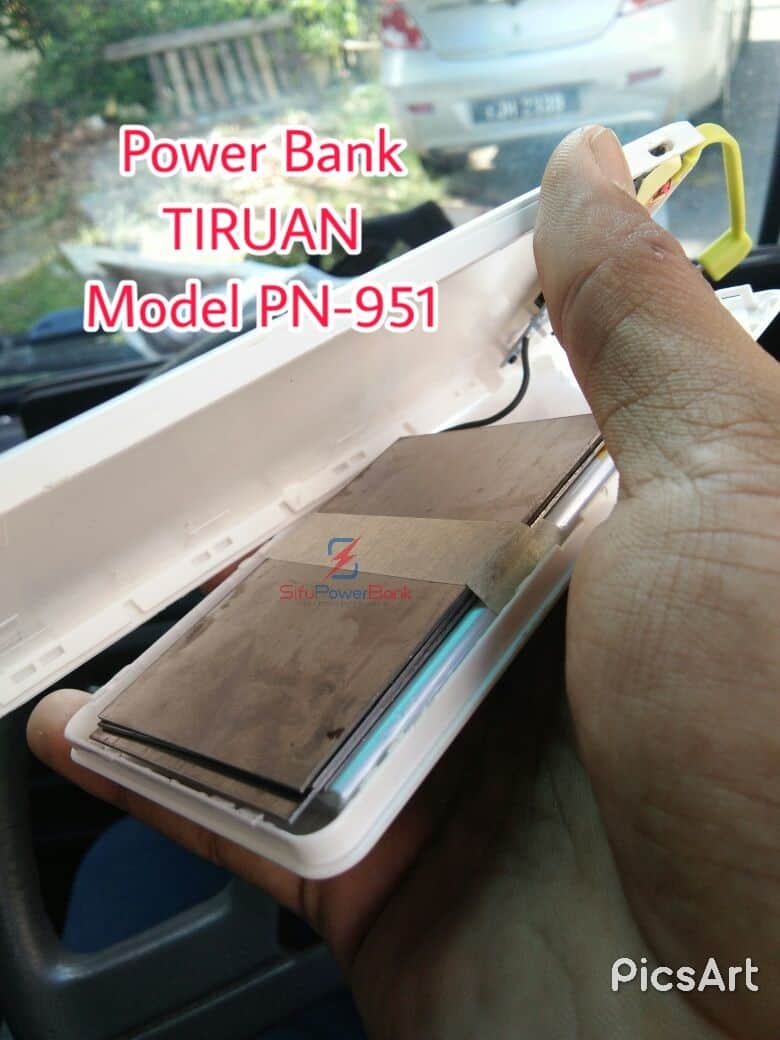 Power Bank Pineng Tiruan PN-951 Terbongkar ! 1